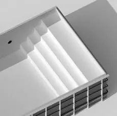 marches sur la longueur de la piscine