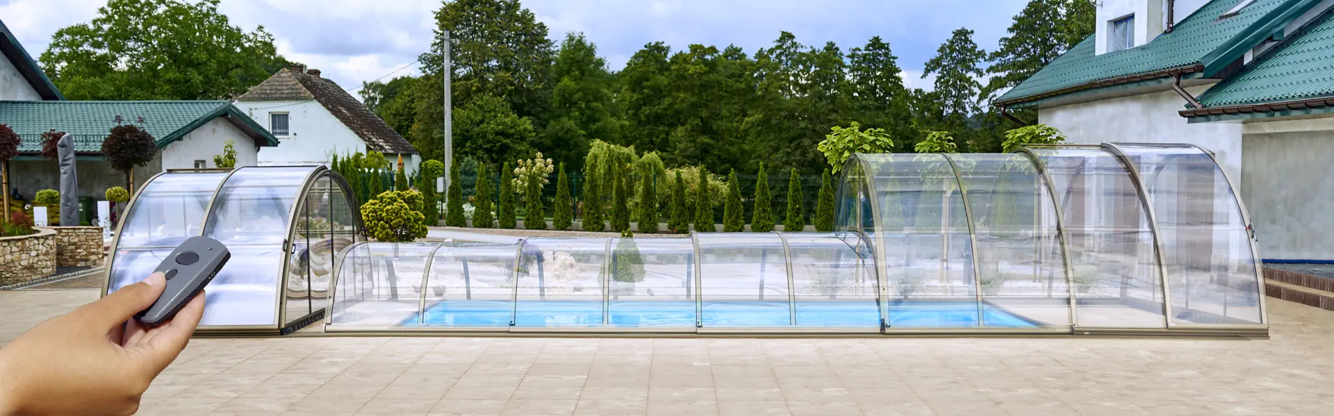 Glidskena för automatiskt tak 