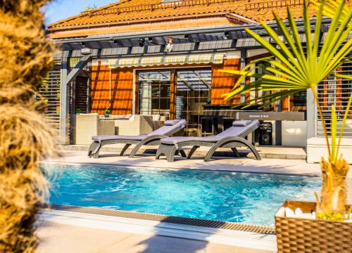 Krönlister för pooler med overflow