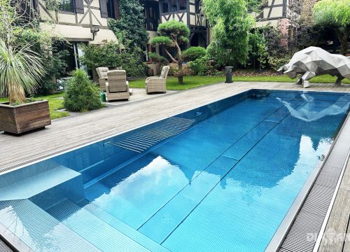 e8ee2eff912cf425074a5fee2e17028f