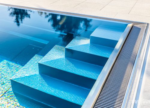 e8ee2eff912cf425074a5fee2e17028f