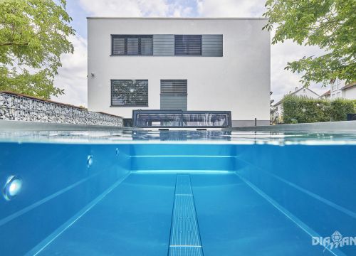 e8ee2eff912cf425074a5fee2e17028f