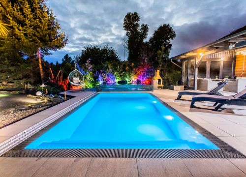 REALISATION: Exclusive Model with Premium Equipment - The Elite 22 Garden Overflow Pool for Demanding Customers